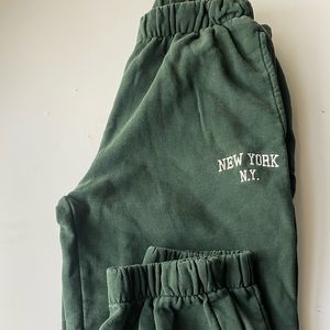 Dark green Brandy Melville sweatpants!